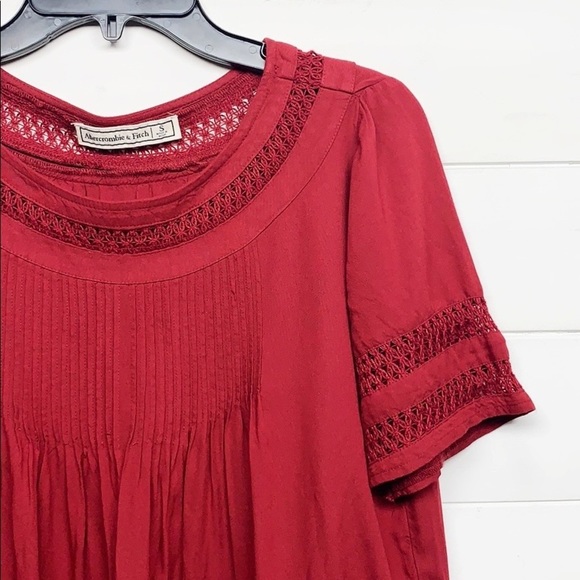Abercrombie & Fitch‎ Maroon Top - Picture 7 of 8